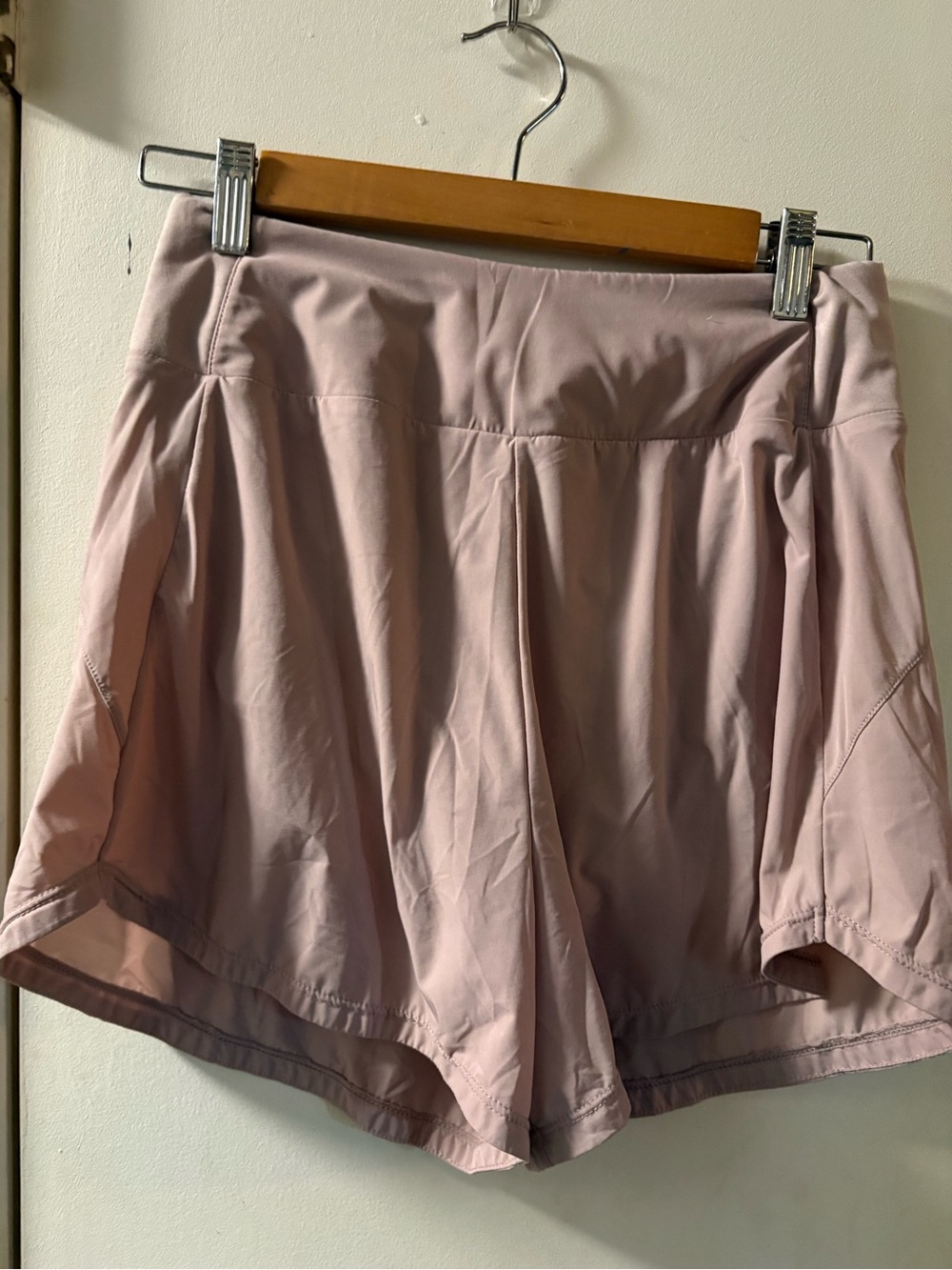 Nike Women's Athletic Shorts - Dusty Rose size S